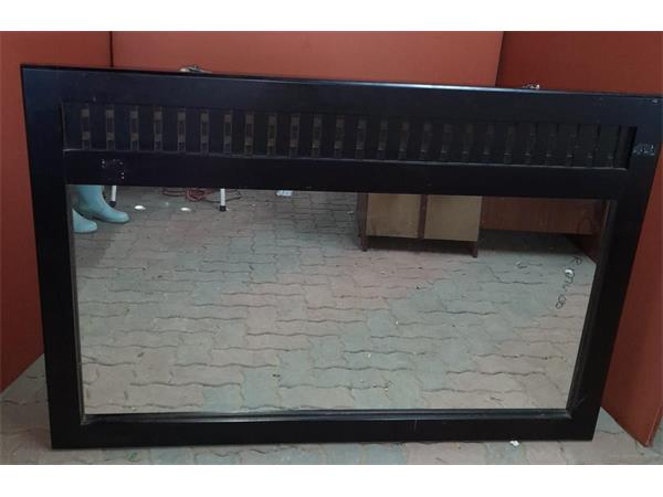 ~/upload/Lots/51506/lfunlcybw7zlk/Lot 049 Mirror Iron Framed 120x93 cm_t600x450.jpg